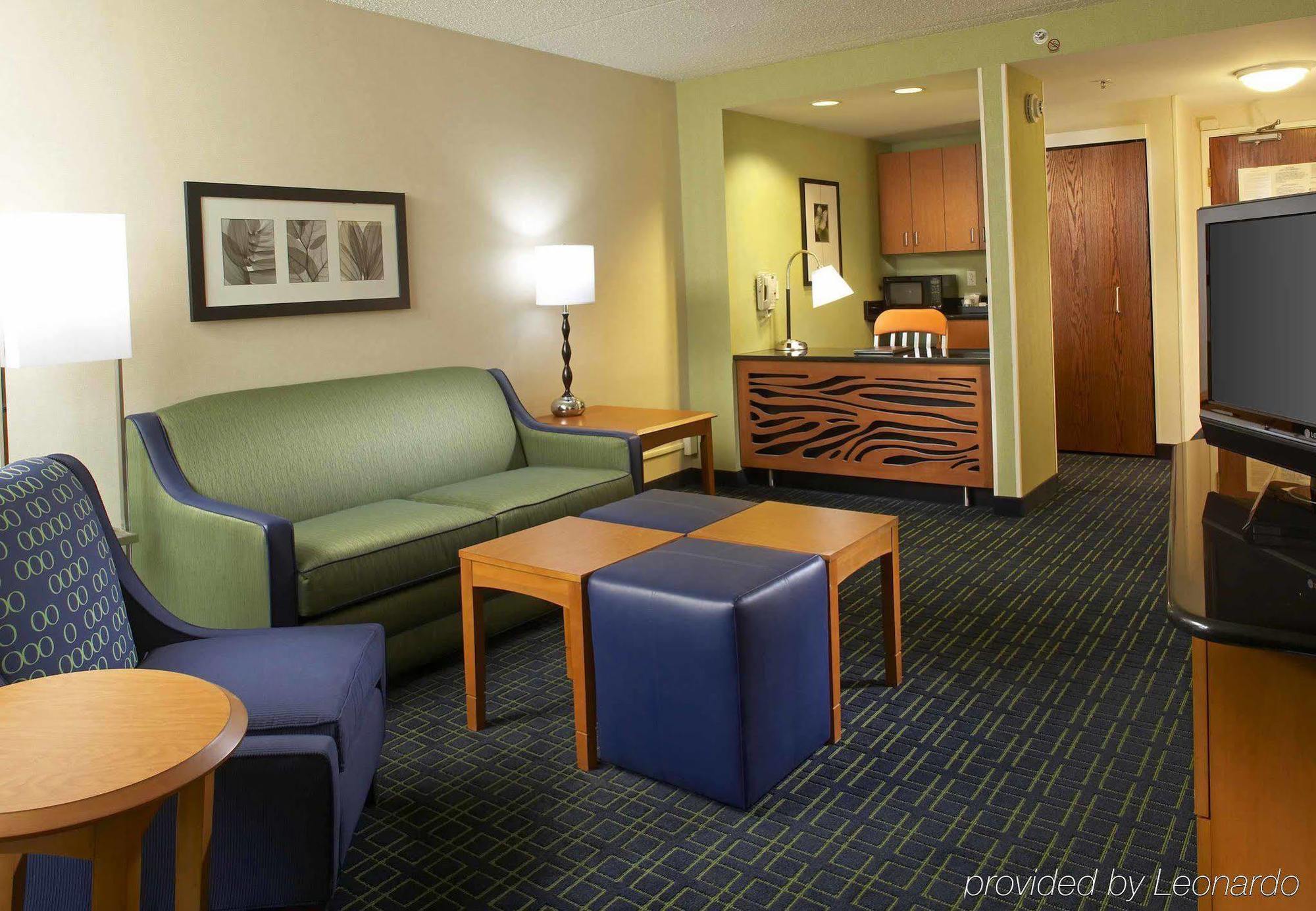 Fairfield Inn & Suites By Marriott Cleveland Бичвуд Номер фото