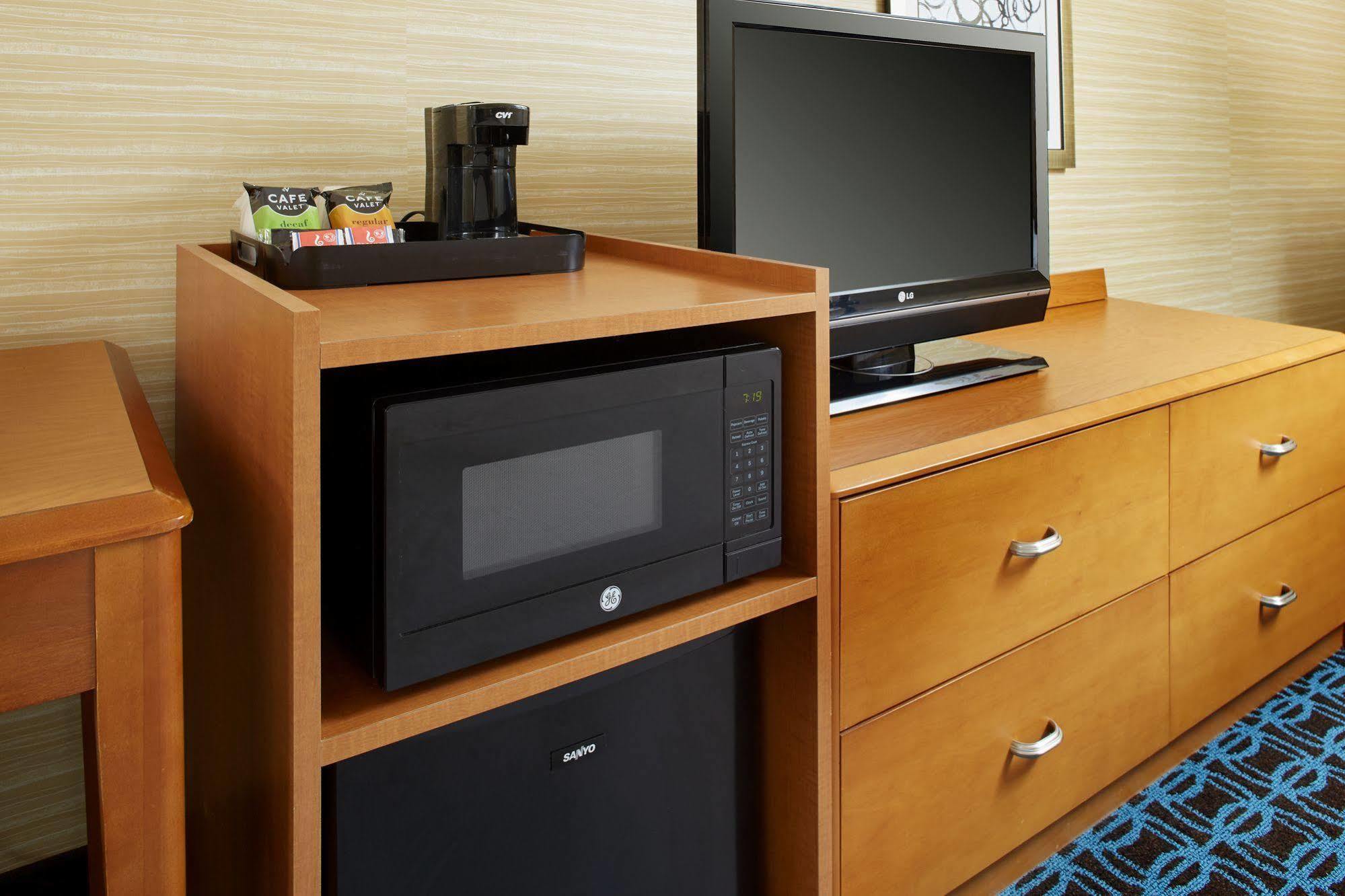 Fairfield Inn & Suites By Marriott Cleveland Бичвуд Экстерьер фото