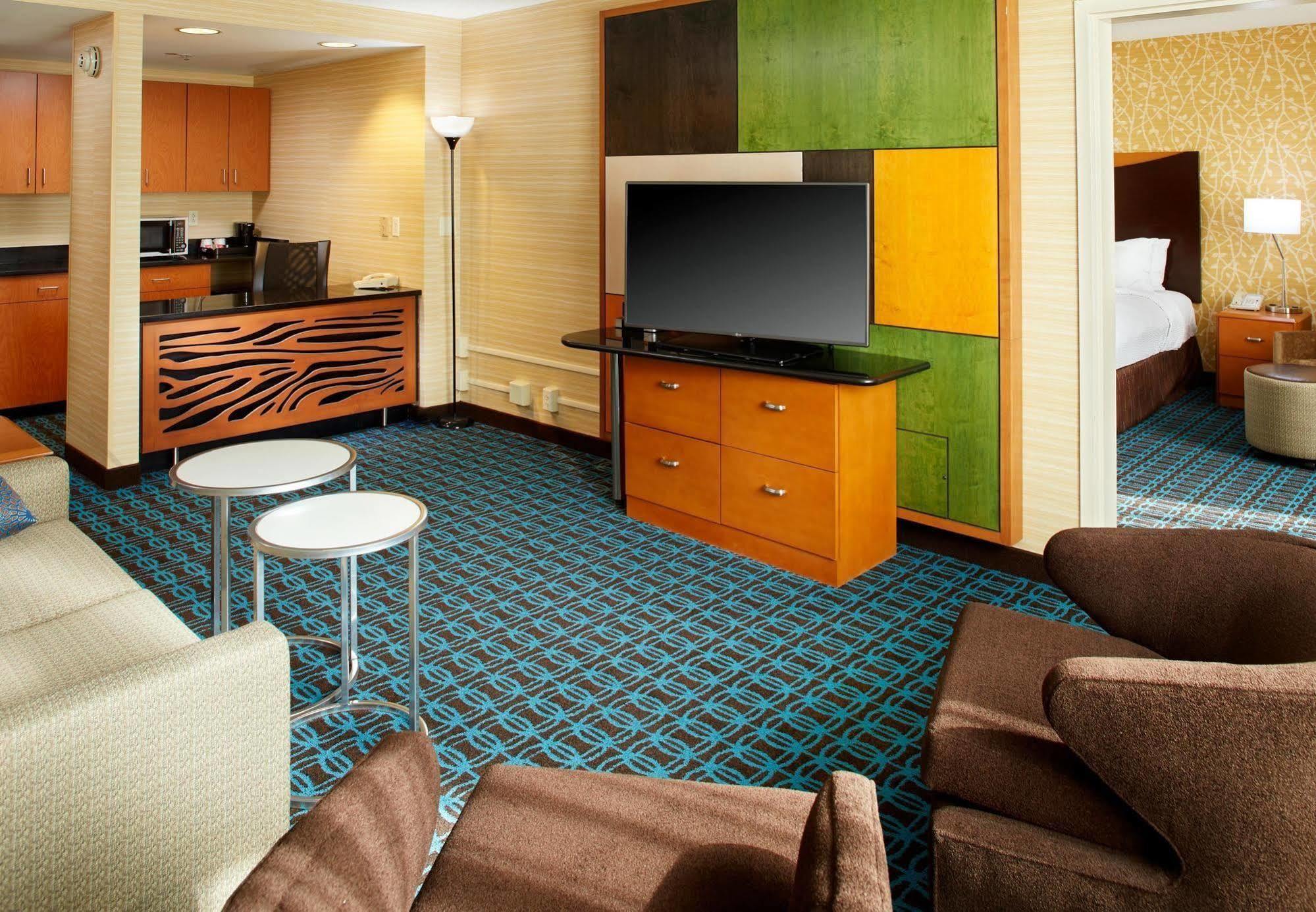 Fairfield Inn & Suites By Marriott Cleveland Бичвуд Экстерьер фото